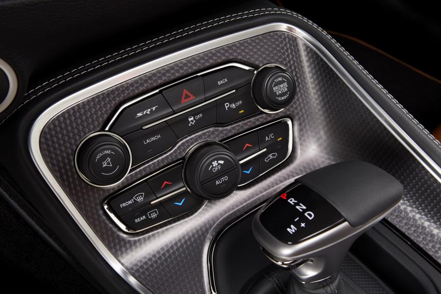  Dodge Challenger SRT 2015 года  (фото 43 из 79)